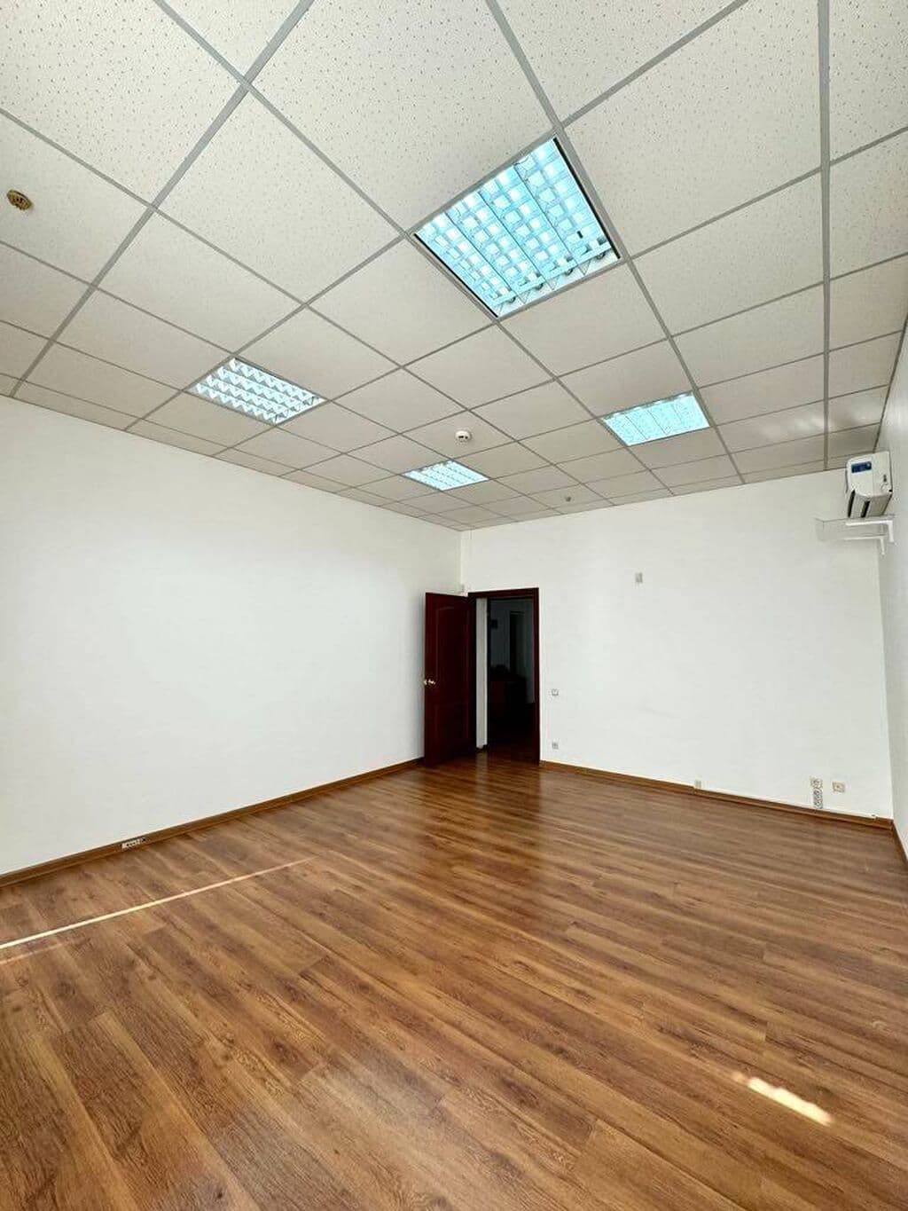 Аренда, Офис, Коммерческая, 400 м2, этаж 1/3, Сост: Хорошее - фото 2