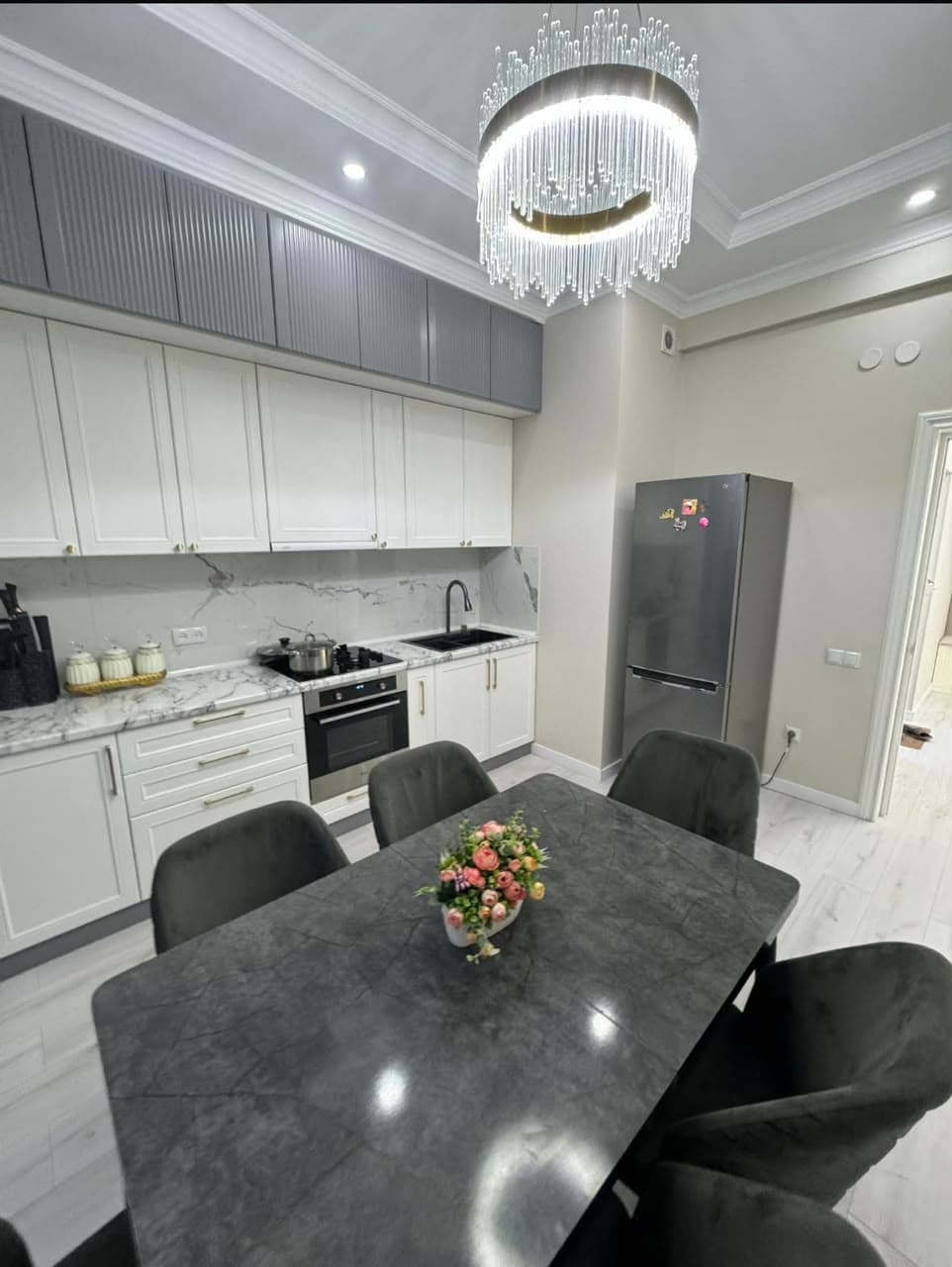 Элитка, 2 ком, 85 м2, этаж 8/12, Сост: Евроремонт - фото 10