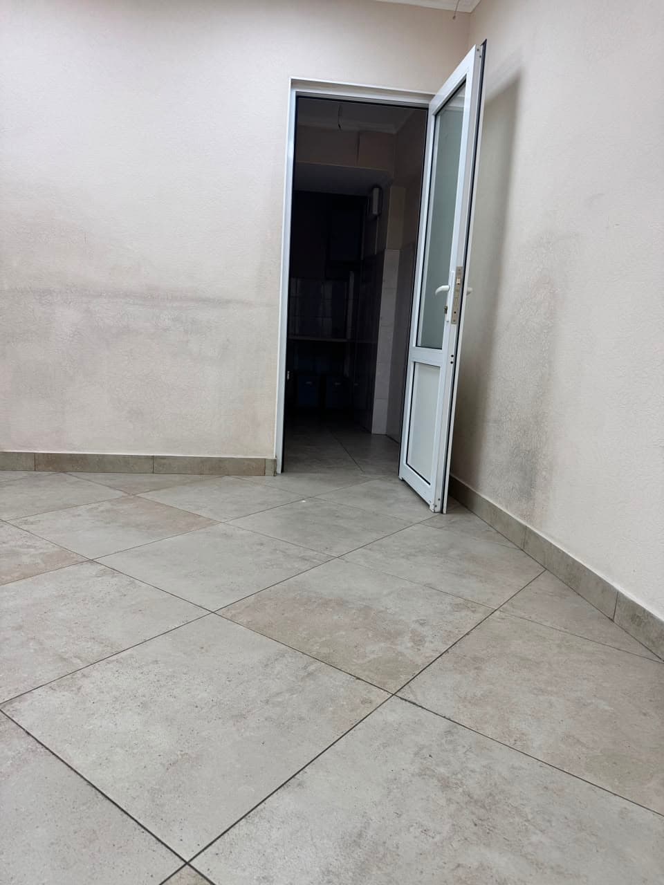 Офис, Коммерческая, 90 м2, этаж 1/4, Сост: Хорошее - фото 8