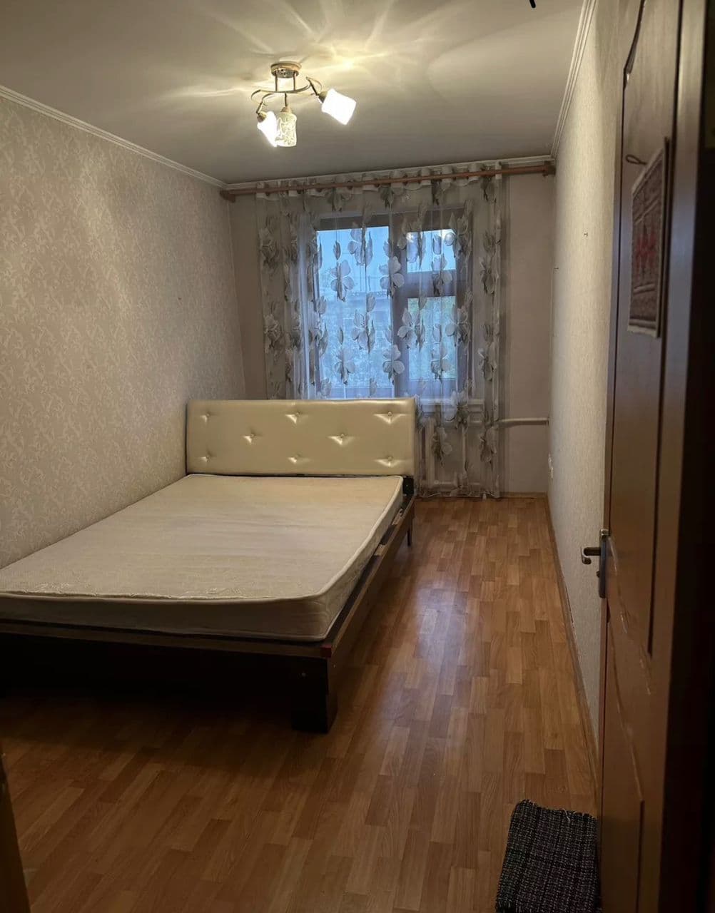 3 ком, 104 серия, 58 м2, этаж 4/4, Сост: Среднее