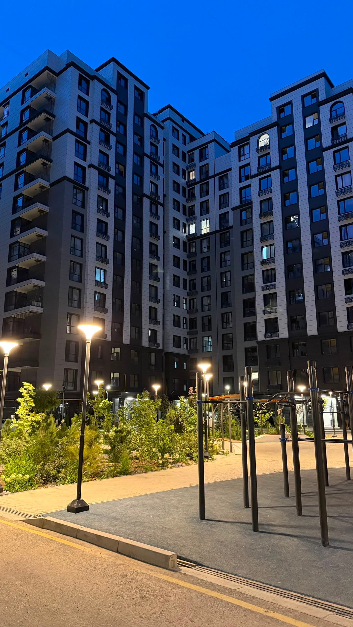 Элитка, 2 ком, 59 м2, этаж 11/14, ж/к Кап Строй Сити (Capstroy City), Сост: Евроремонт - фото 1