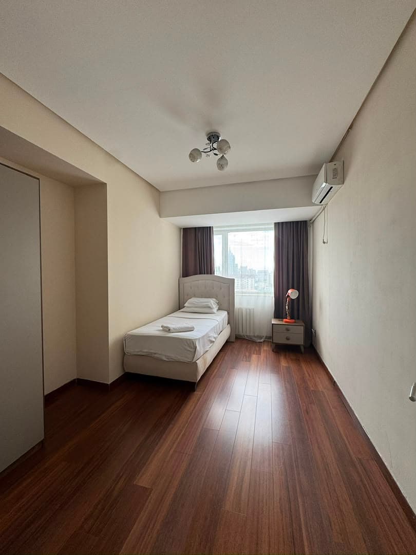 Элитка, 3 ком, 118 м2, этаж 9/22, Сост: Среднее - фото 8