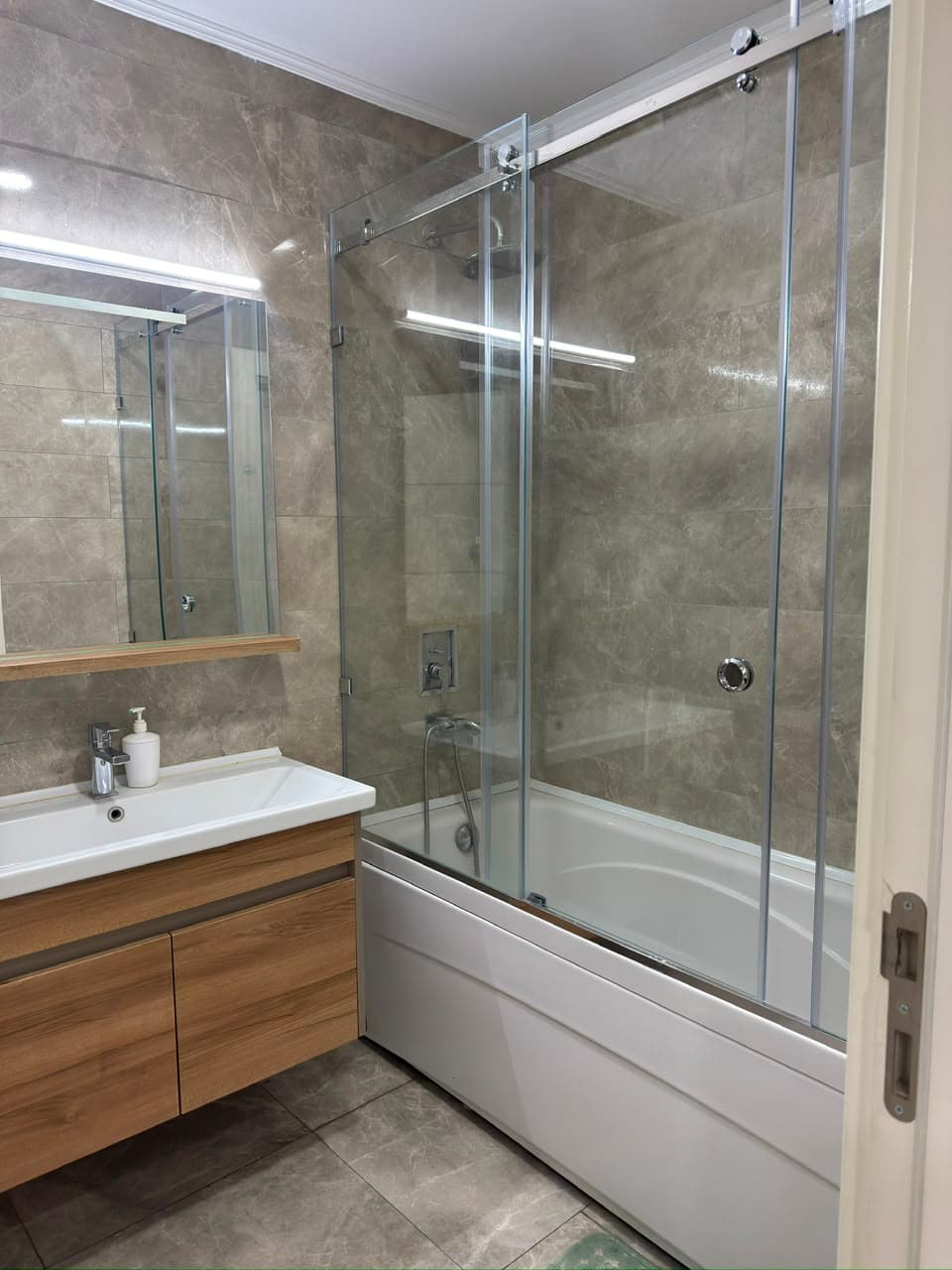 Элитка, 3 ком, 118 м2, этаж 9/22, Сост: Среднее - фото 13