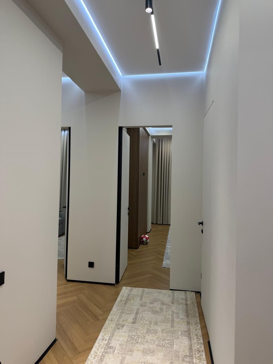 Элитка, 81 м2, этаж 7/10, ж/к Елисейские поля, Сост: Евроремонт - фото 10