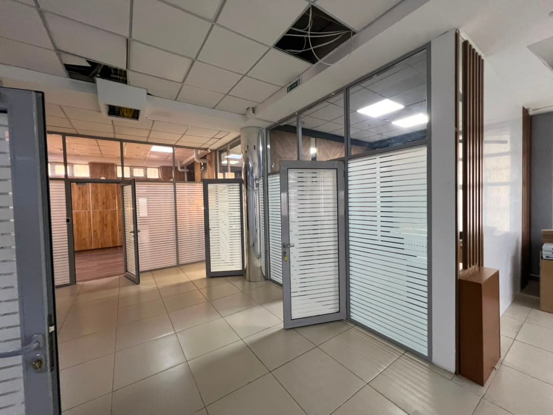 Аренда, Офис, Коммерческая, 300 м2, этаж 1/7, Сост: Евроремонт - фото 14