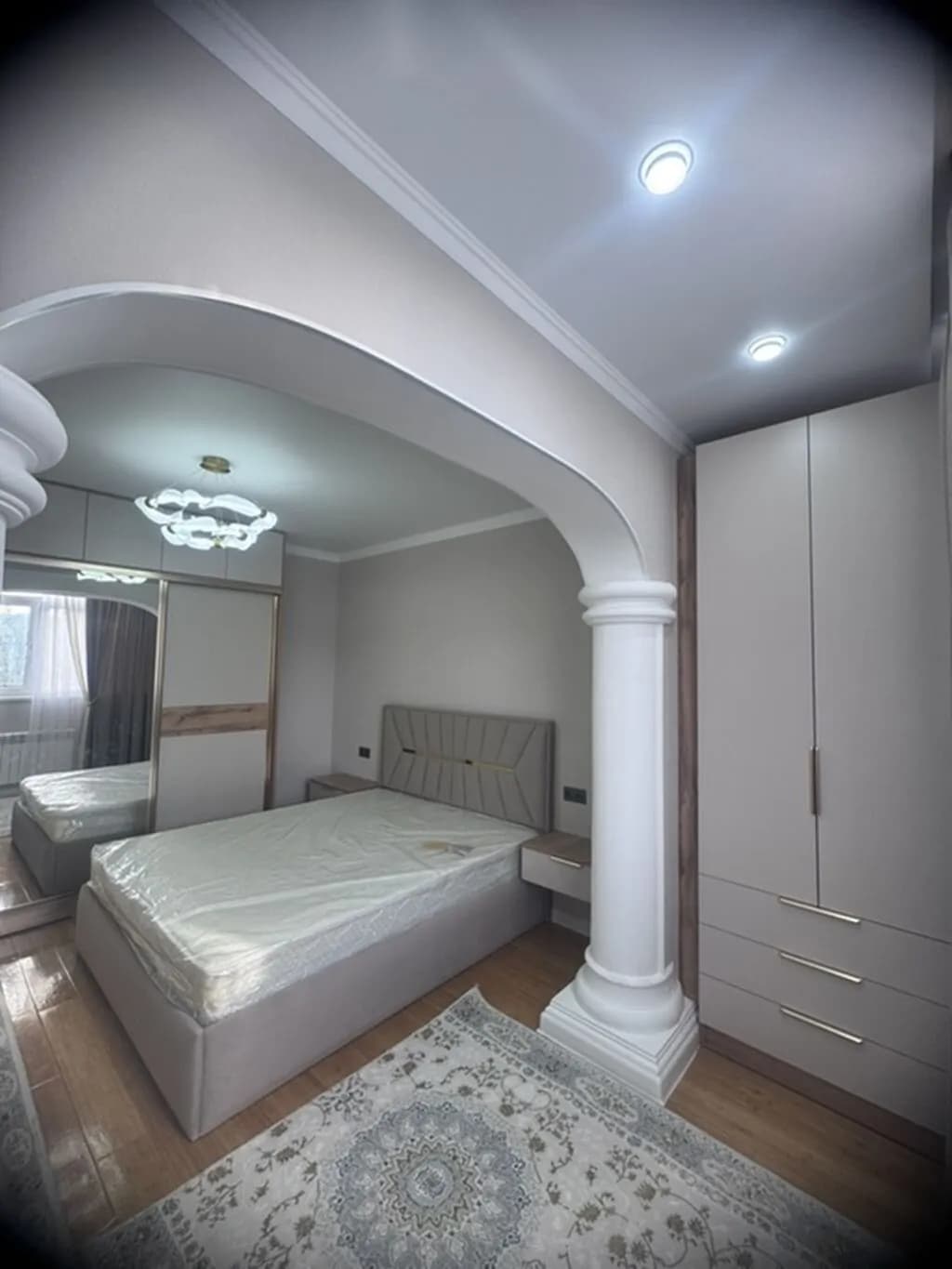 Элитка, 3 ком, 80 м2, этаж 3/9 - фото 1