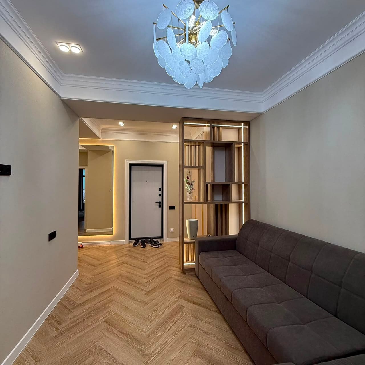 Элитка, 58 м2, этаж 2/16, ж/к Венеция (Venezia)