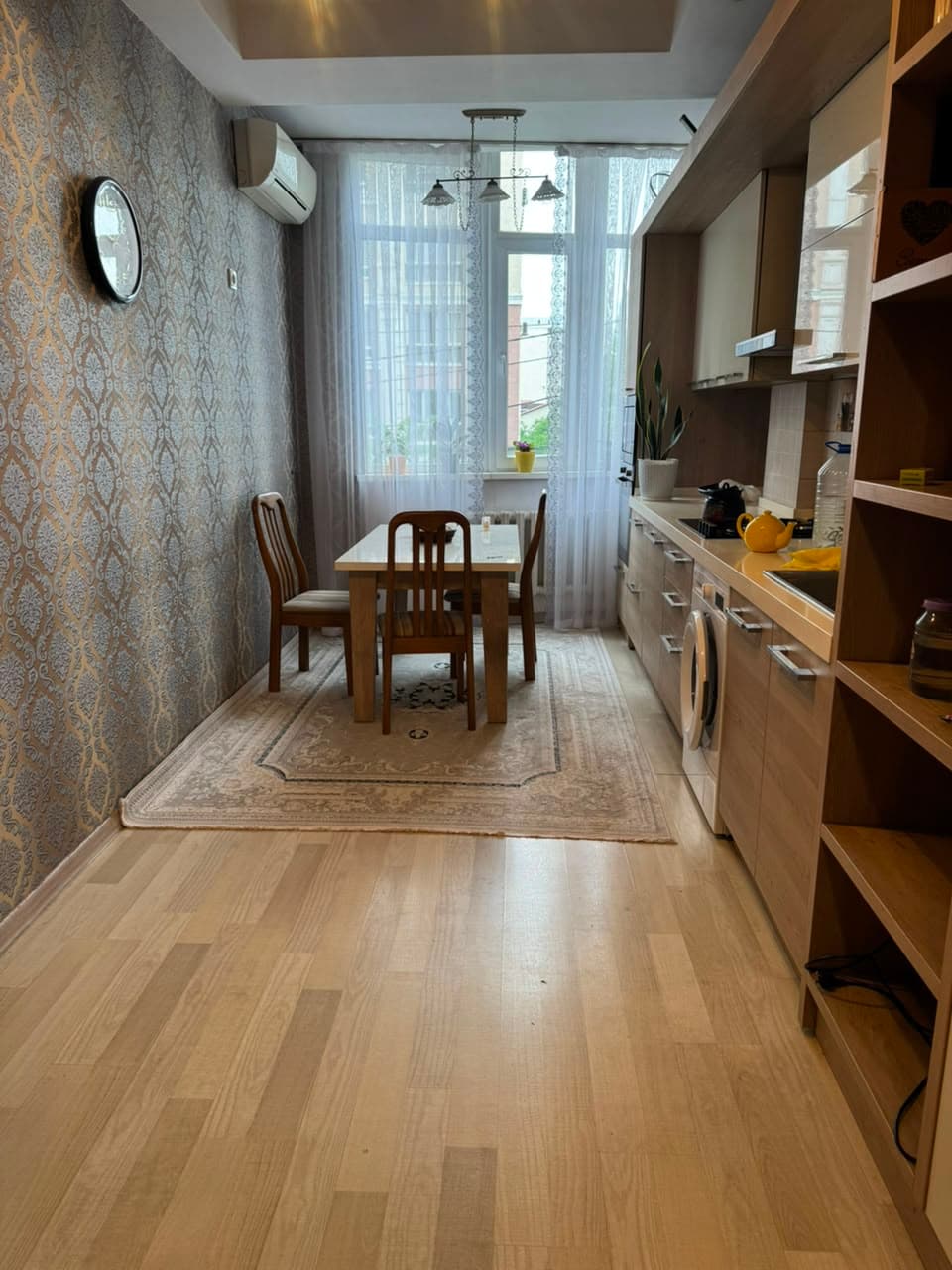Элитка, 2 ком, 76 м2, этаж 2/8, Сост: Евроремонт