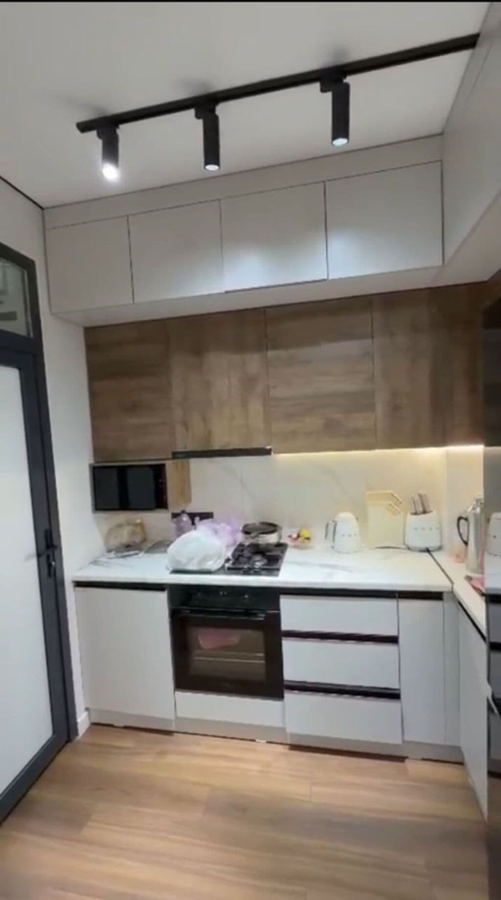 Элитка, 2 ком, 53 м2, этаж 2/12, ж/к Вегас (Vegas), Сост: Евроремонт