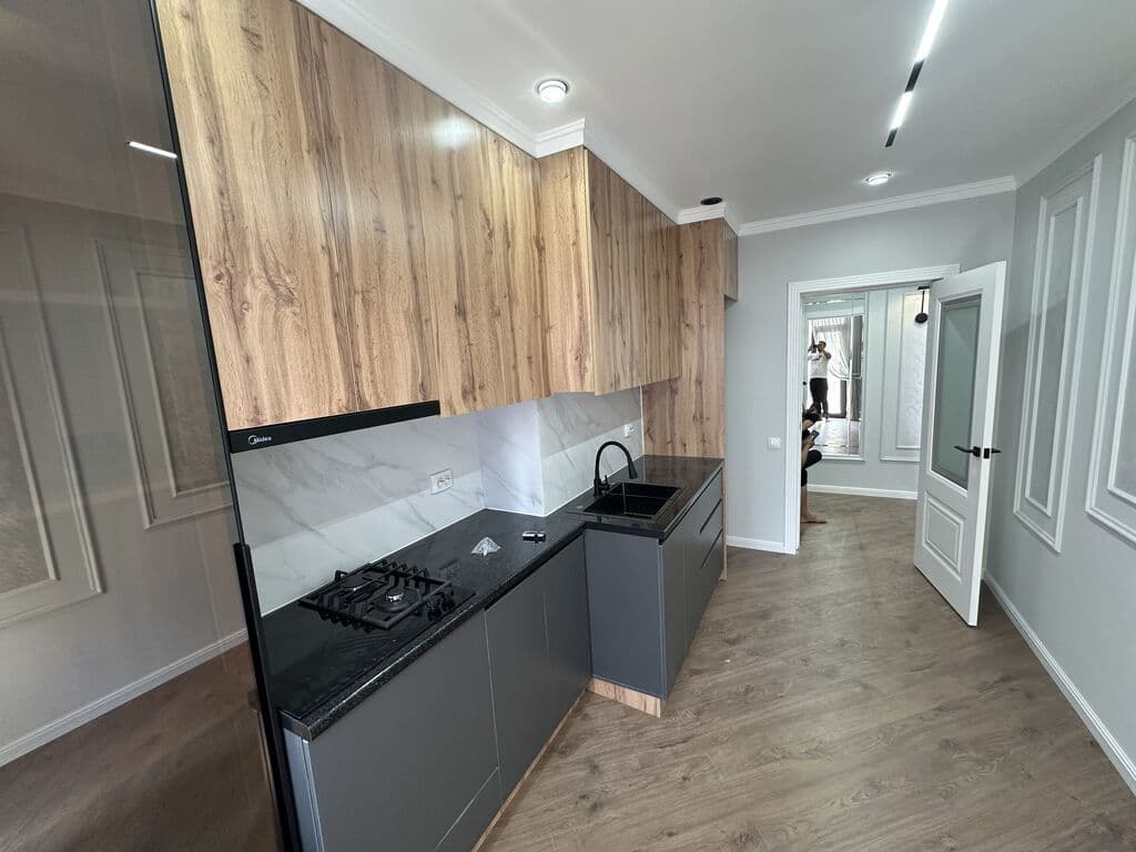 Элитка, 2 ком, 65 м2, этаж 9/10, ж/к Ак Ниет (Ak Niet), Сост: Евроремонт