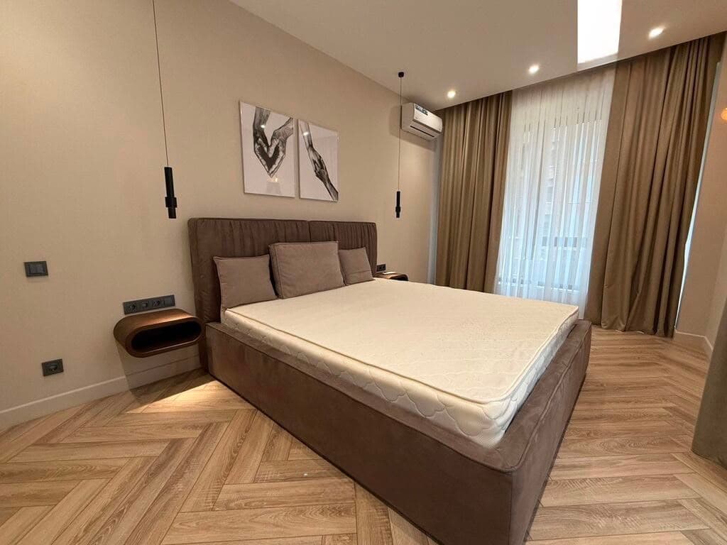 Элитка, 2 ком, 70 м2, этаж 2/11, ж/к Малина (Malina), Сост: Евроремонт