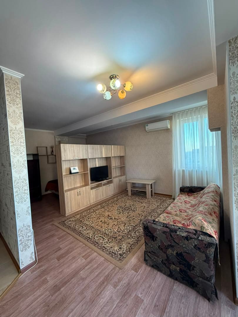 Элитка, 2 ком, 42 м2, этаж 9/10, Сост: Хорошее - фото 1