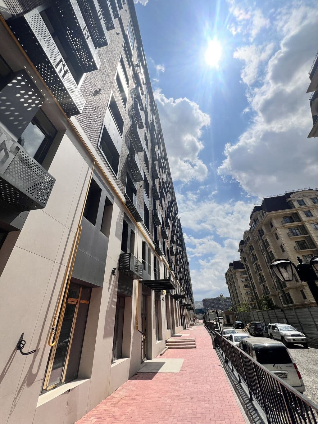 Элитка, 2 ком, 87 м2, этаж 7/18, ж/к Нью-Йорк сити (New York city), Сост: Сдан ПСО - фото 2