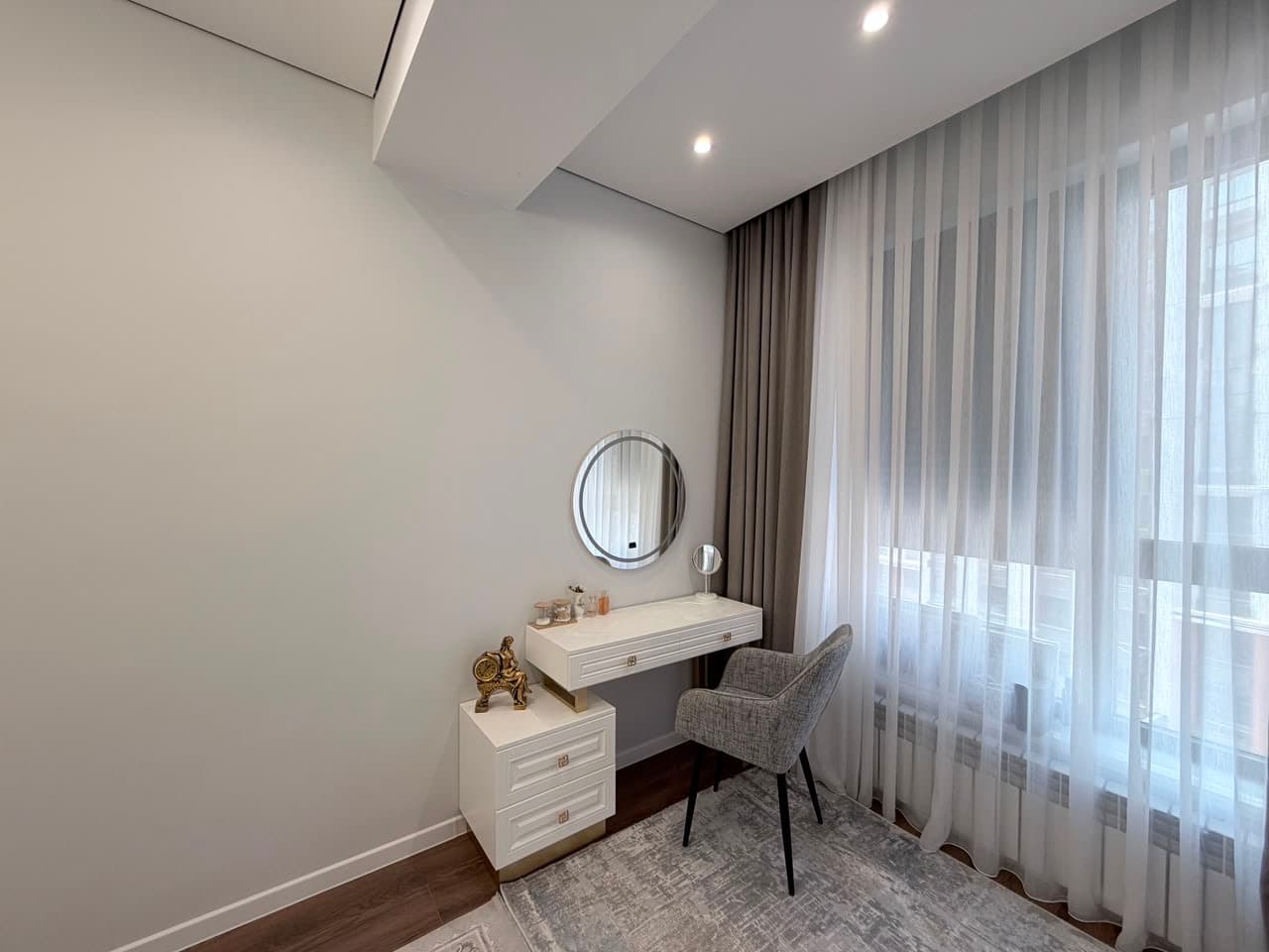Продажа, Элитка, 3 ком, 108 м2, этаж 7/12, ж/к Кап Строй Сити (Capstroy City), Сост: Евроремонт - фото 1