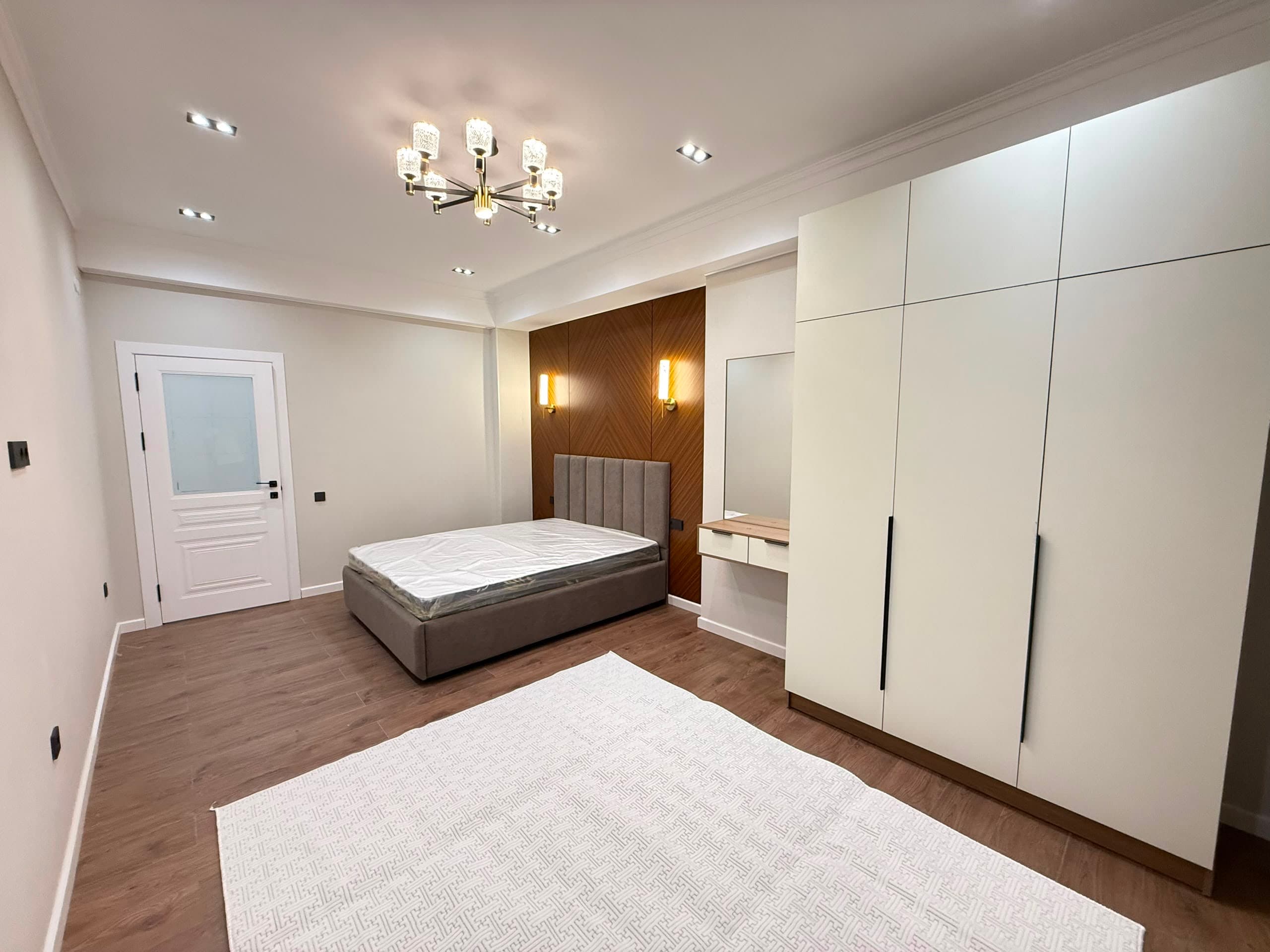 Продажа, Элитка, 2 ком, 68 м2, этаж 12/15, ж/к Крейсер (Kreyser), Сост: Евроремонт