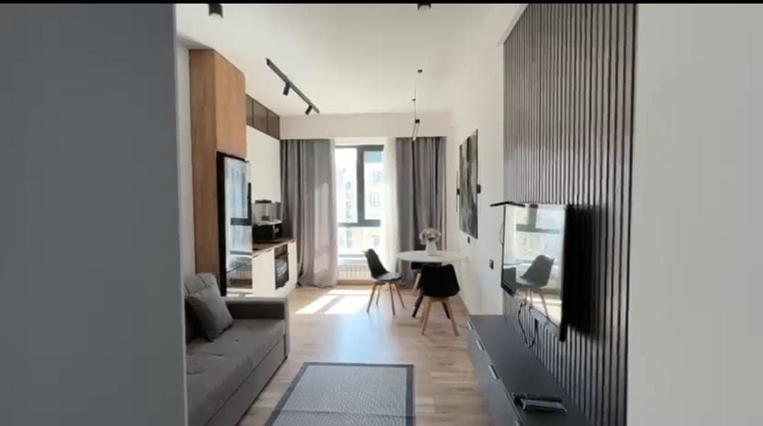 Элитка, 53 м2, этаж 12/13, ж/к Роял(Royal), Сост: Евроремонт - фото 1