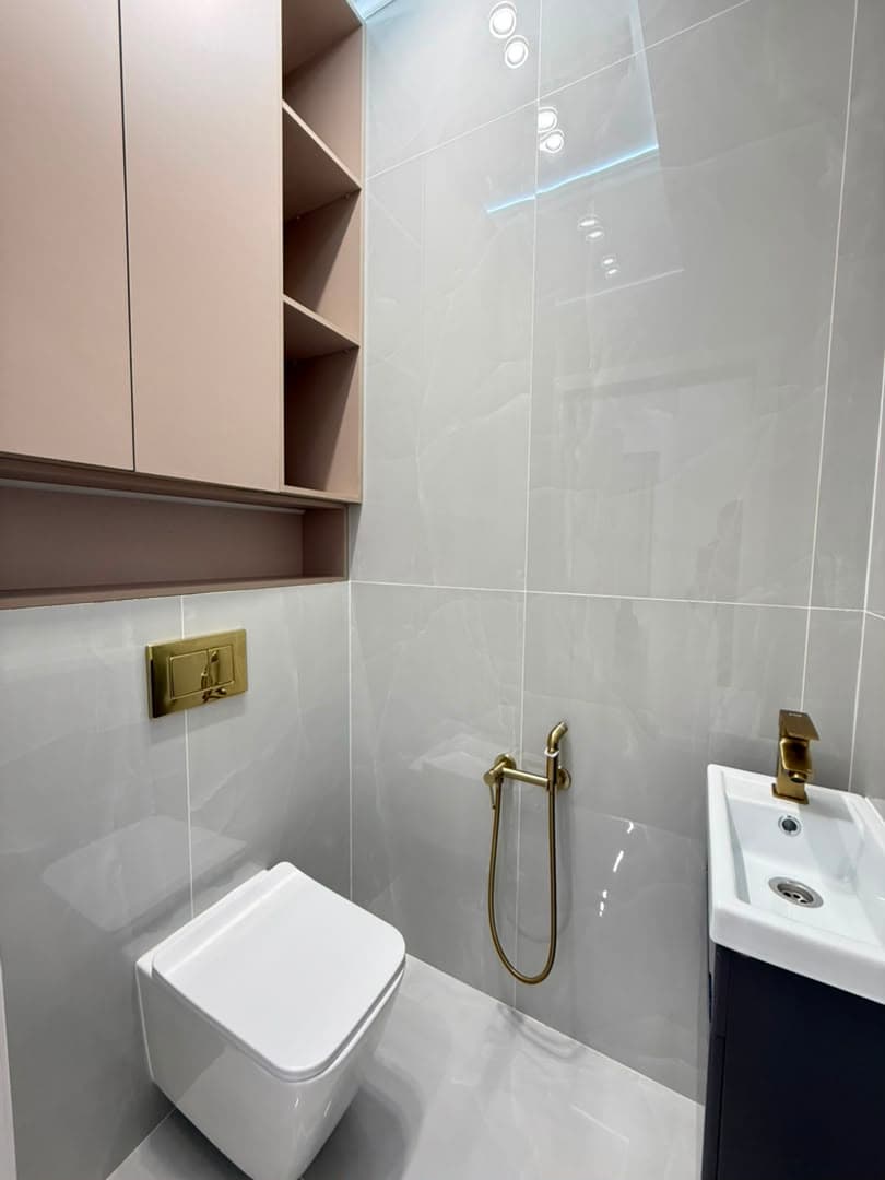 Элитка, 79 м2, этаж 9/13, ж/к Нью-Йорк сити (New York city), Сост: Евроремонт - фото 9