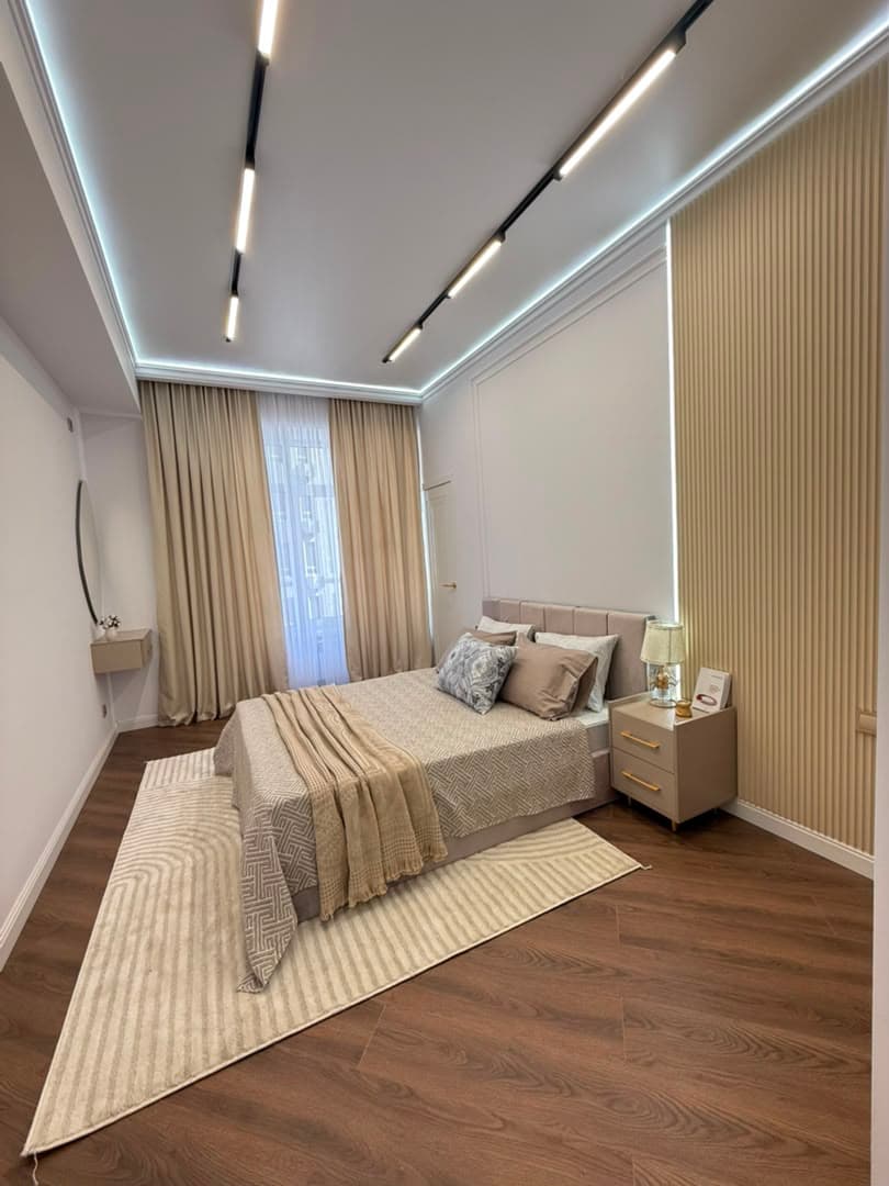 Элитка, 79 м2, этаж 9/13, ж/к Нью-Йорк сити (New York city), Сост: Евроремонт - фото 13