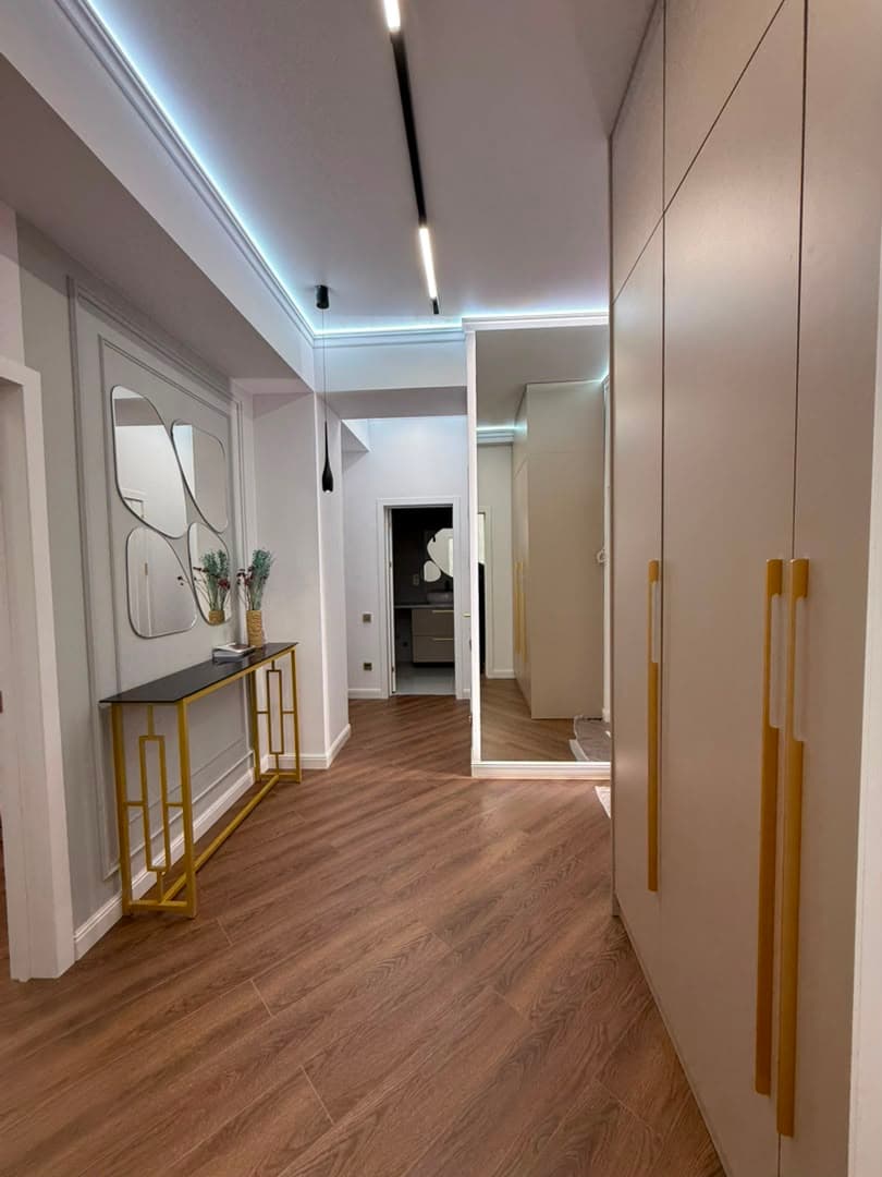 Элитка, 79 м2, этаж 9/13, ж/к Нью-Йорк сити (New York city), Сост: Евроремонт - фото 29
