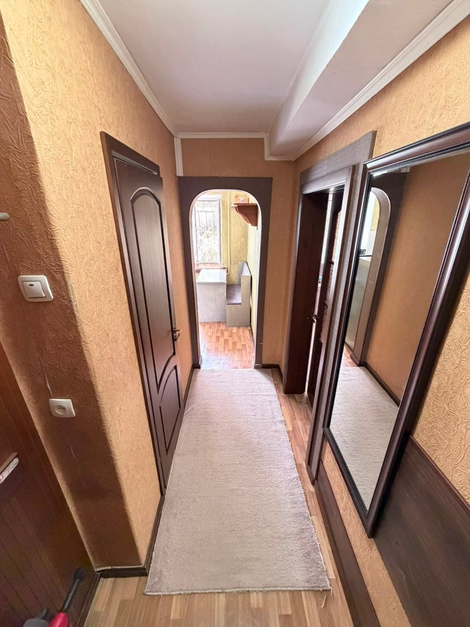 3 ком, Хрущёвка, 56 м2, этаж 1/4, Сост: Среднее - фото 1