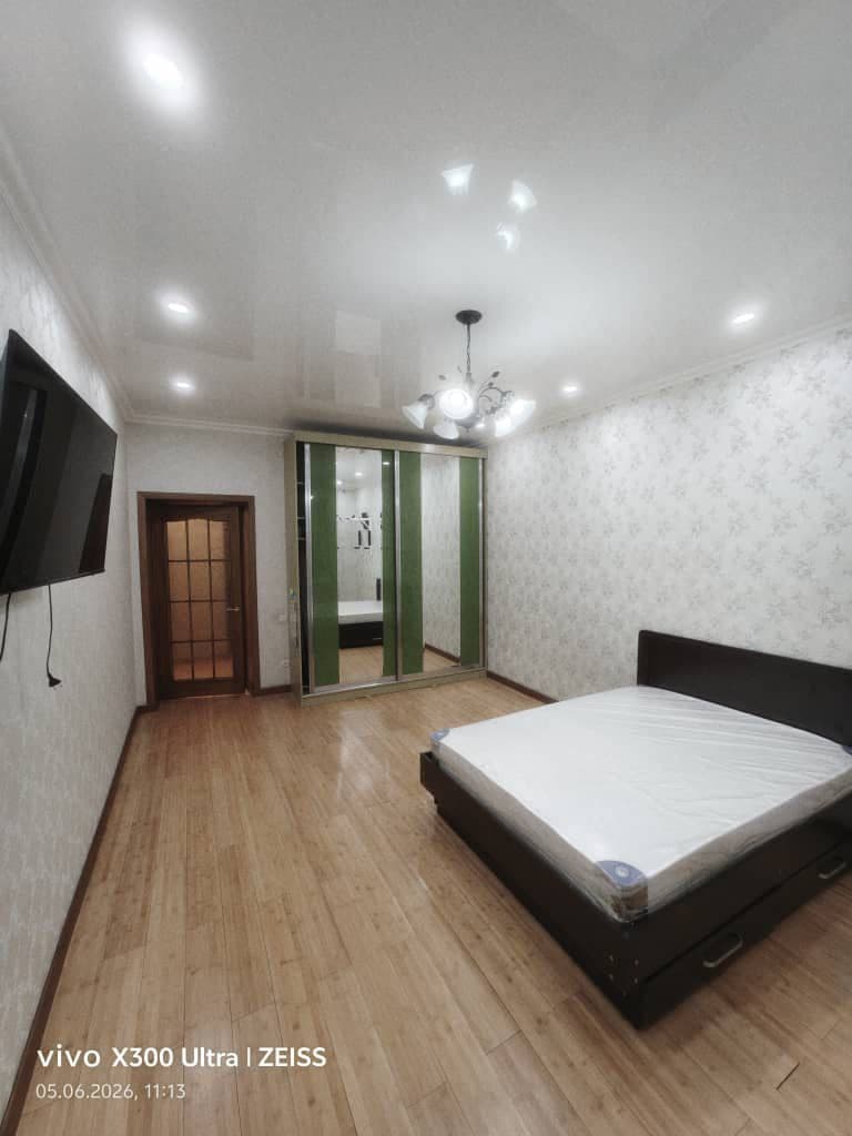 3 ком, Сталинка, 73 м2, этаж 1/3, Сост: Хорошее - фото 1