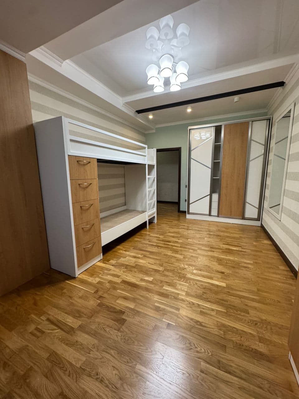 Аренда, Элитка, 4 ком, 176 м2, этаж 4/8, Сост: Евроремонт - фото 9