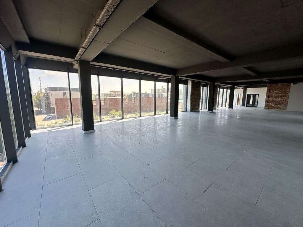 Офис, Коммерческая, 220 м2, этаж 3/3, Сост: Евроремонт - фото 12