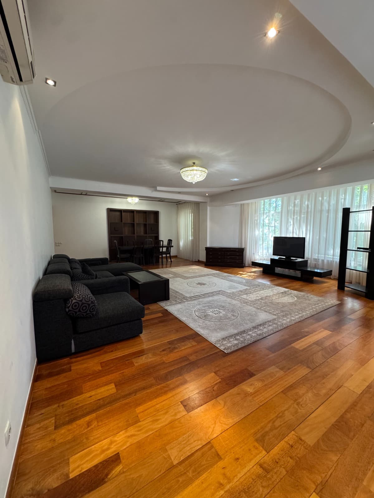 Аренда, Элитка, 4 ком, 237 м2, этаж 2/7, Сост: Евроремонт - фото 1