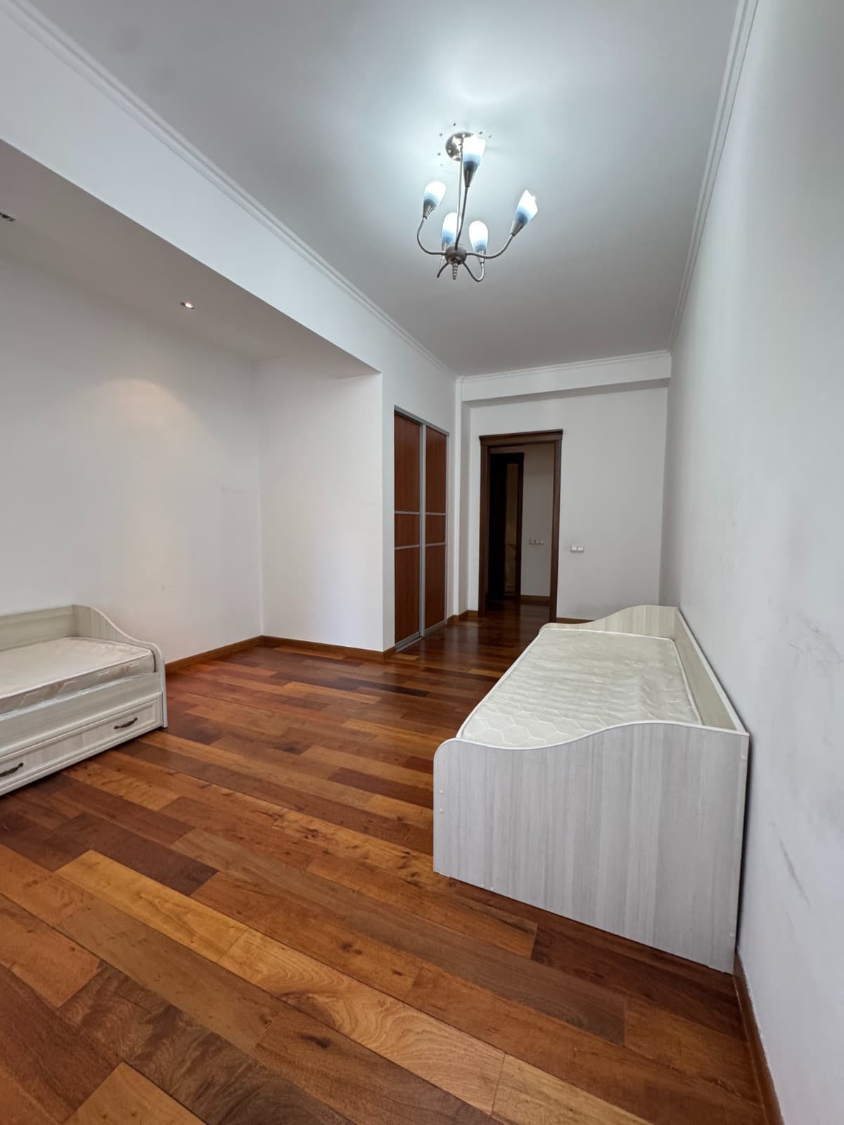 Аренда, Элитка, 4 ком, 237 м2, этаж 2/7, Сост: Евроремонт - фото 12