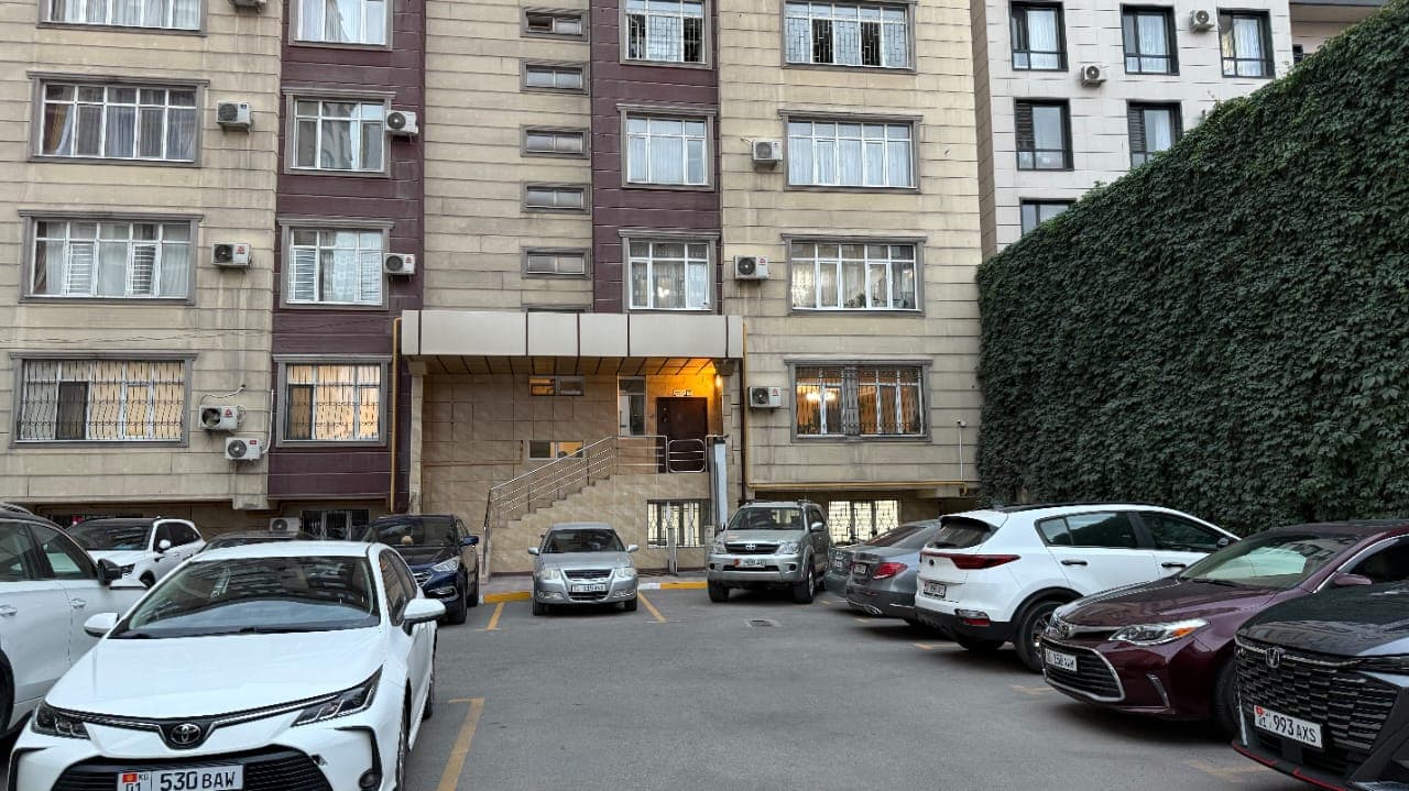 Элитка, 2 ком, 79 м2, этаж 8/9 - фото 4