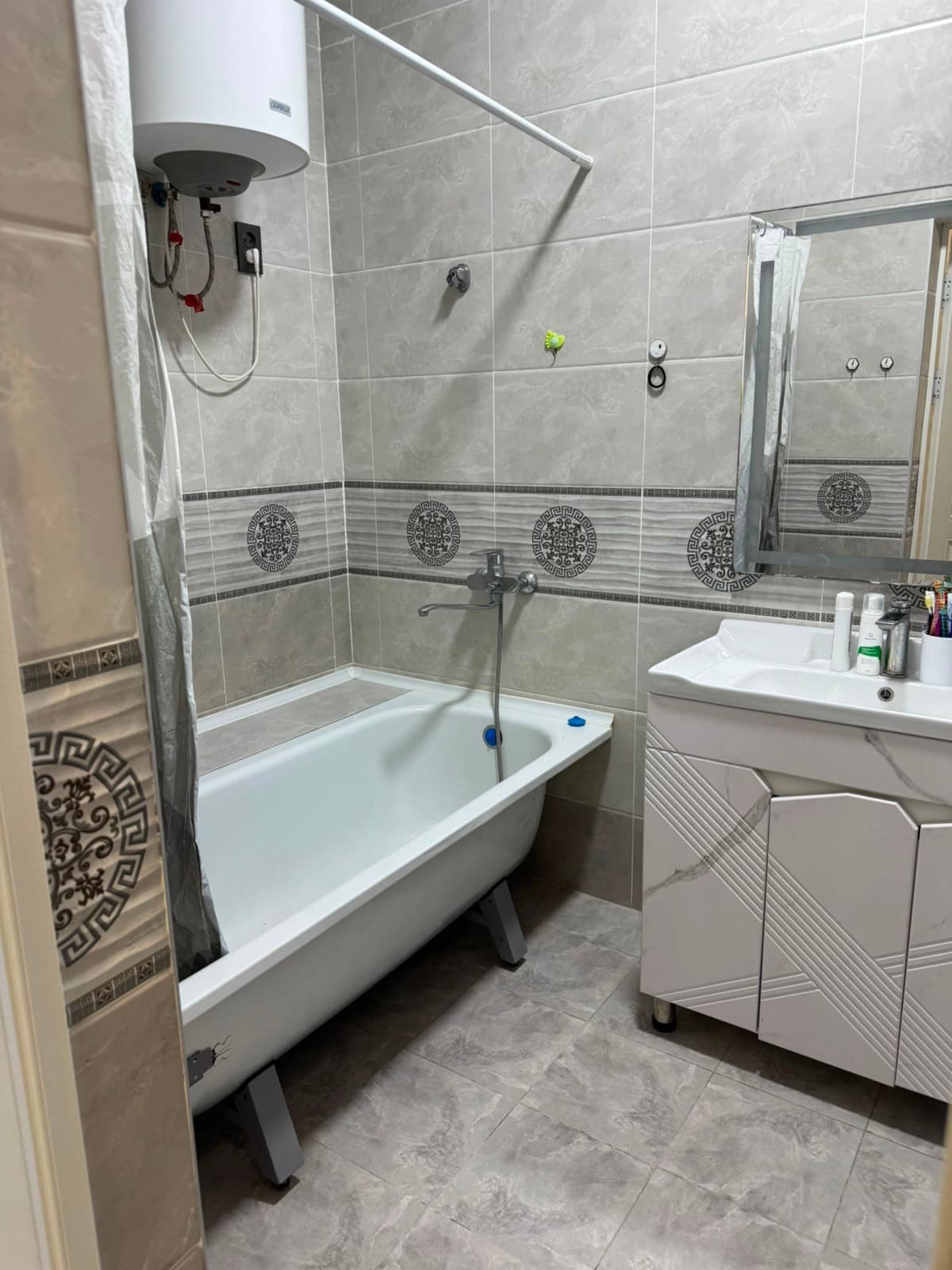 Элитка, 2 ком, 82 м2, этаж 6/10, ж/к ЖК Флоренция, Сост: Евроремонт