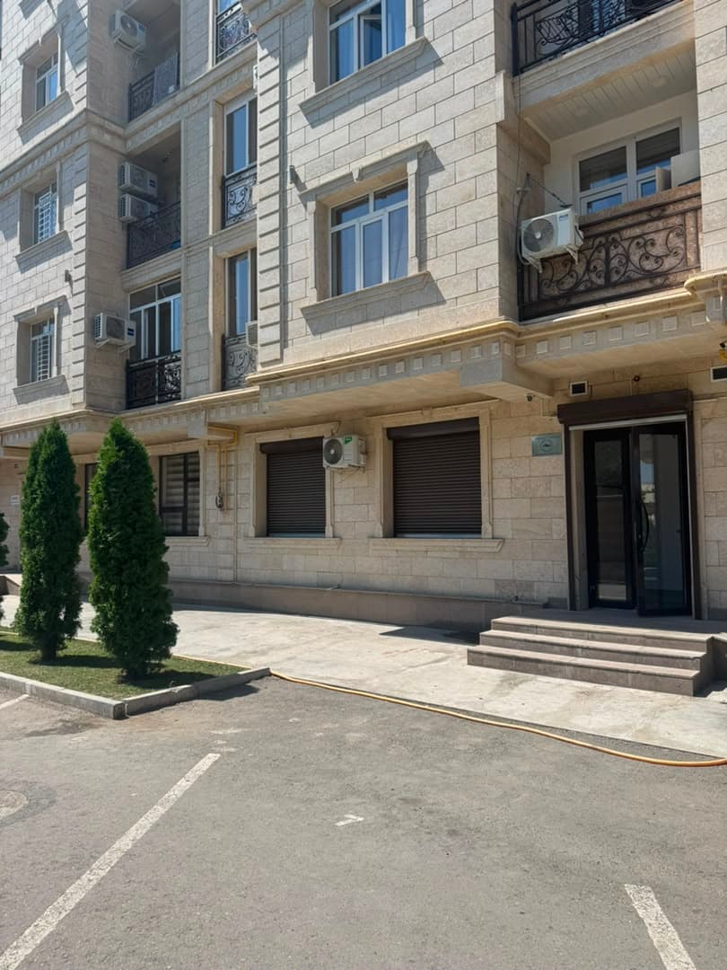 Офис, Коммерческая, 130 м2, этаж 1/12, Сост: Хорошее - фото 1