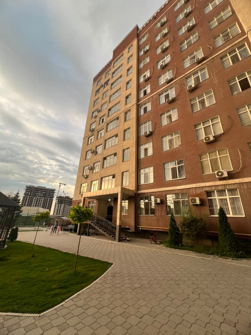 Элитка, 2 ком, 66 м2, этаж 4/10, ж/к Давос (ЖК Асман), Сост: Хорошее - фото 2