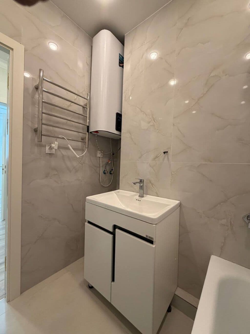 Элитка, 2 ком, 75 м2, этаж 5/9, ж/к JIbek City, Сост: Евроремонт - фото 14
