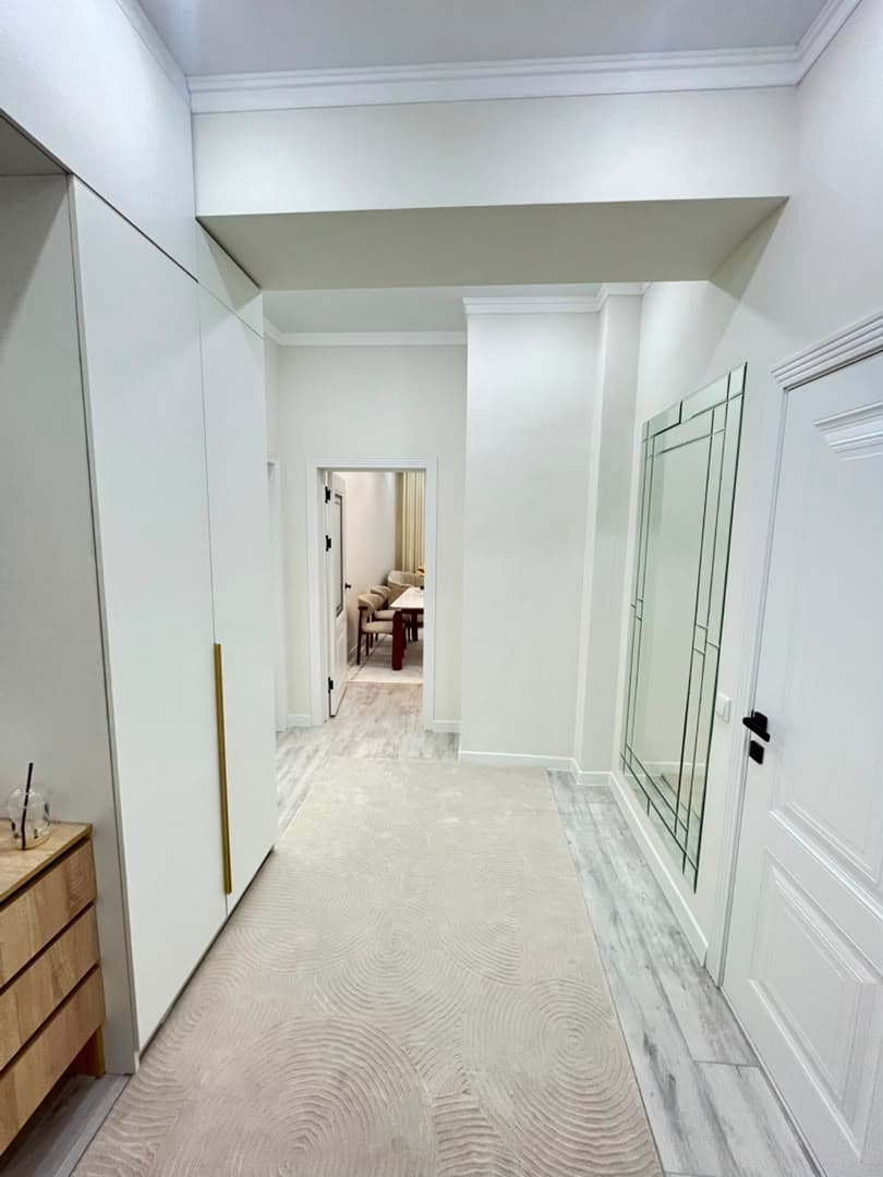 Элитка, 2 ком, 52 м2, этаж 5/12, ж/к Кап Строй Сити (Capstroy City), Сост: Евроремонт - фото 2