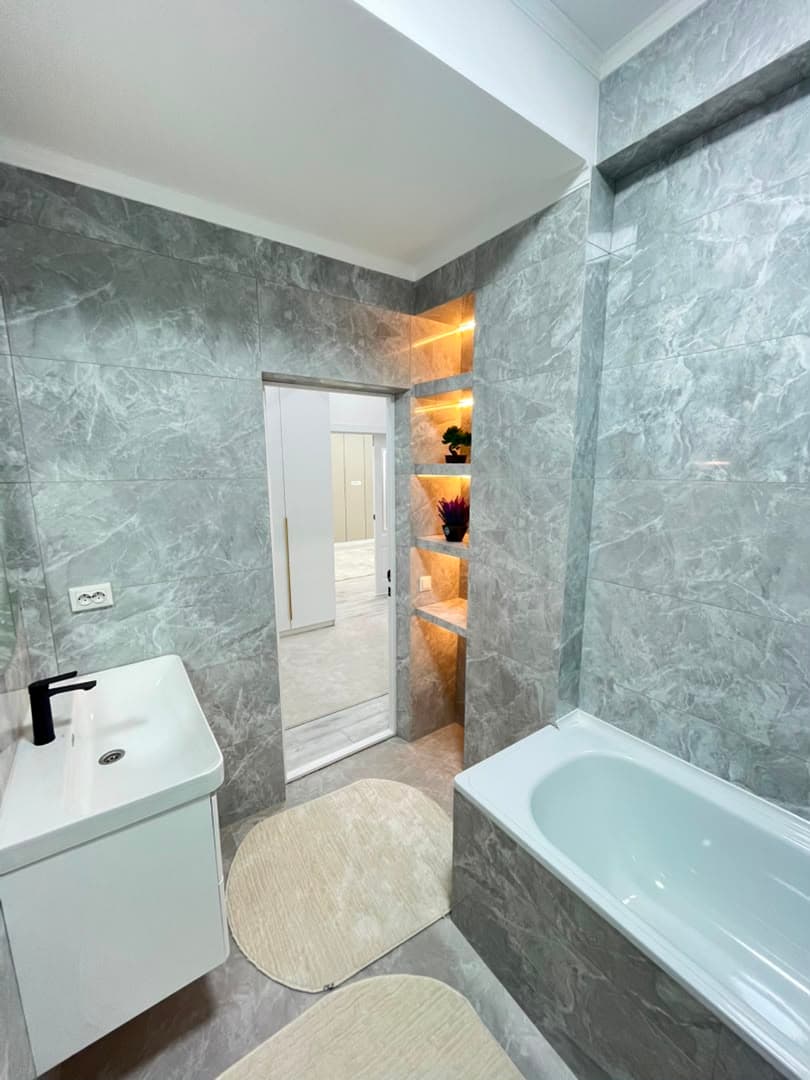 Элитка, 2 ком, 52 м2, этаж 5/12, ж/к Кап Строй Сити (Capstroy City), Сост: Евроремонт - фото 3