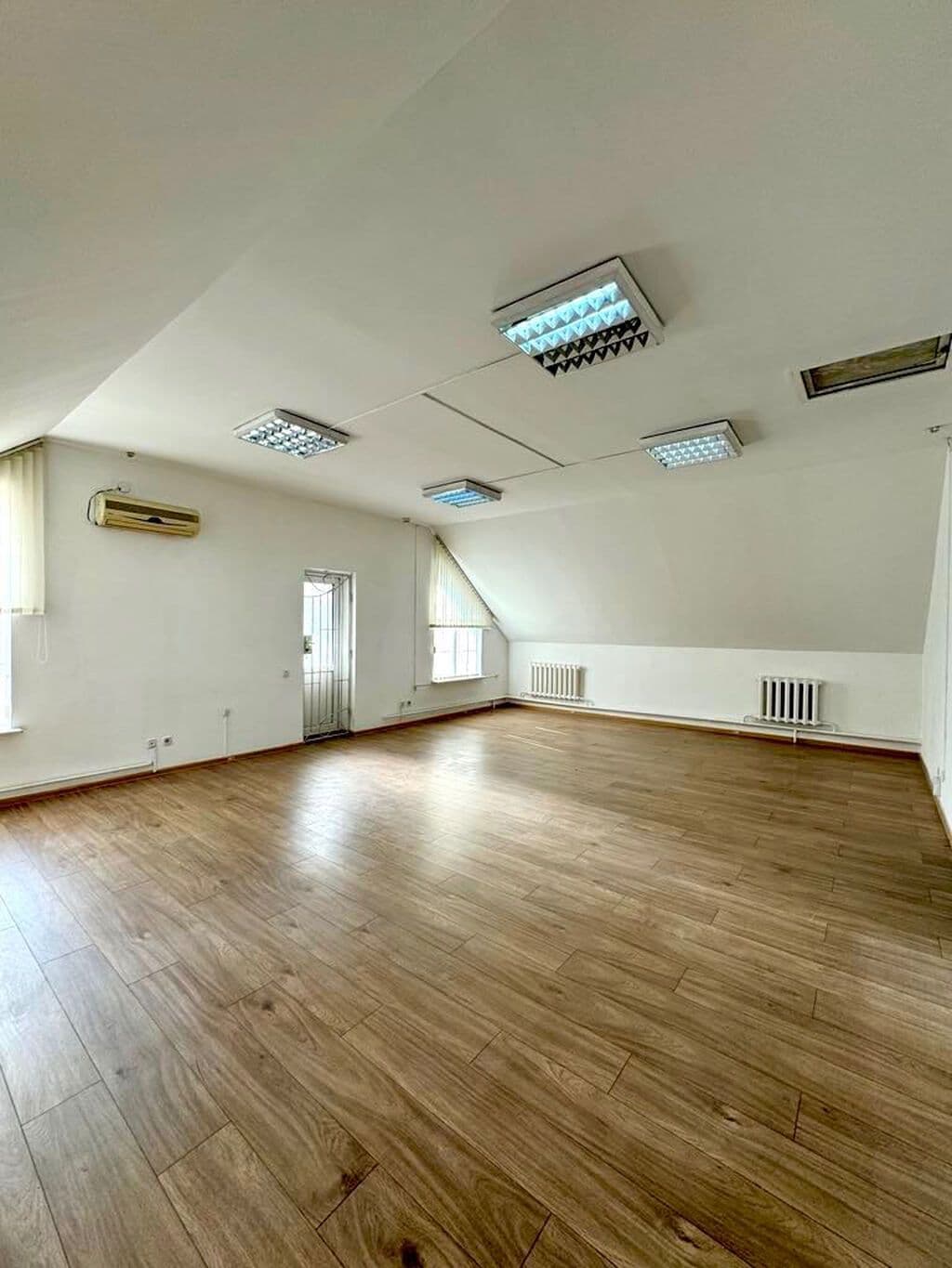 Офис, Коммерческая, 350 м2, этаж 2/3, Сост: Среднее - фото 3