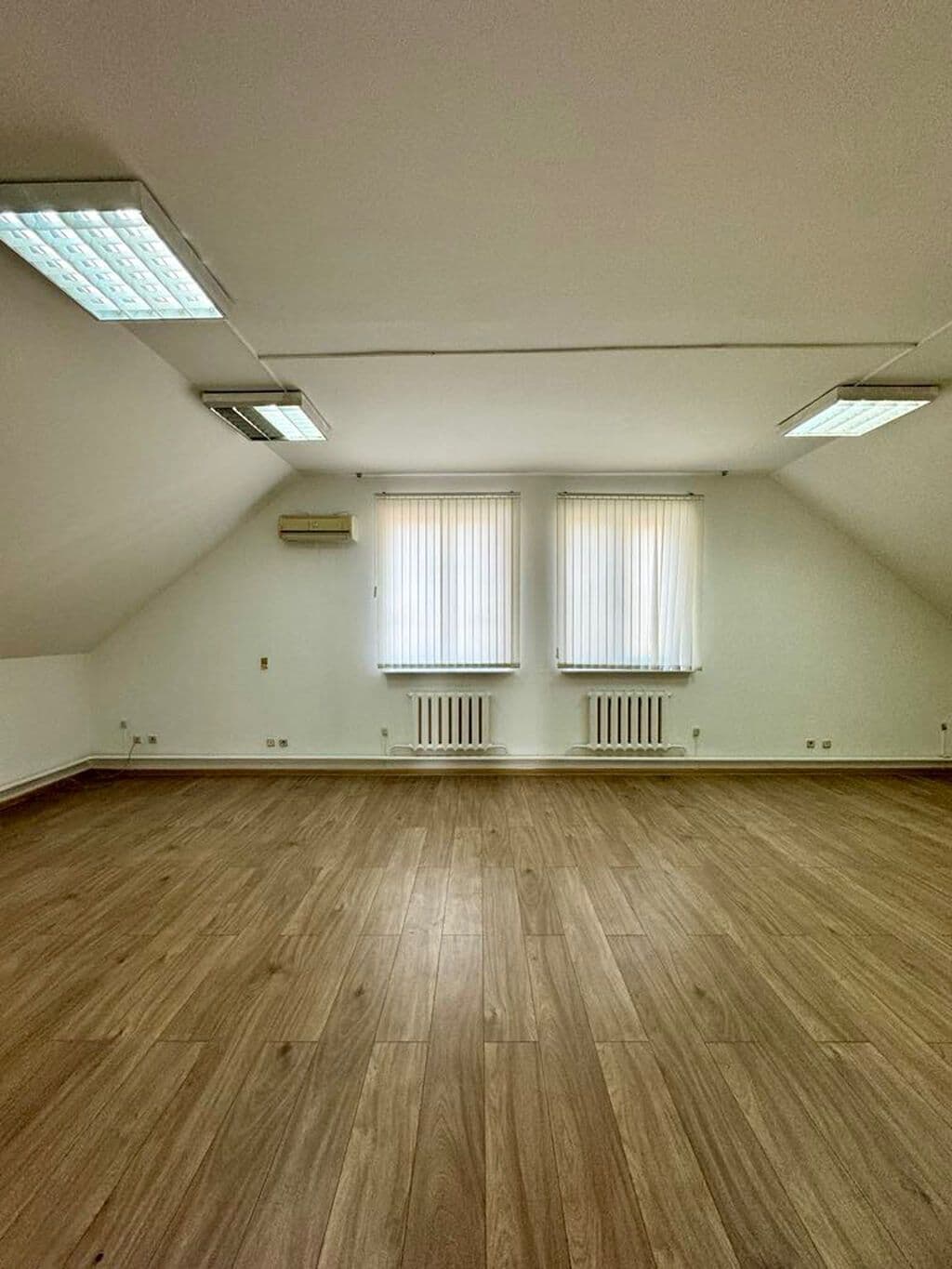 Офис, Коммерческая, 350 м2, этаж 2/3, Сост: Среднее - фото 6