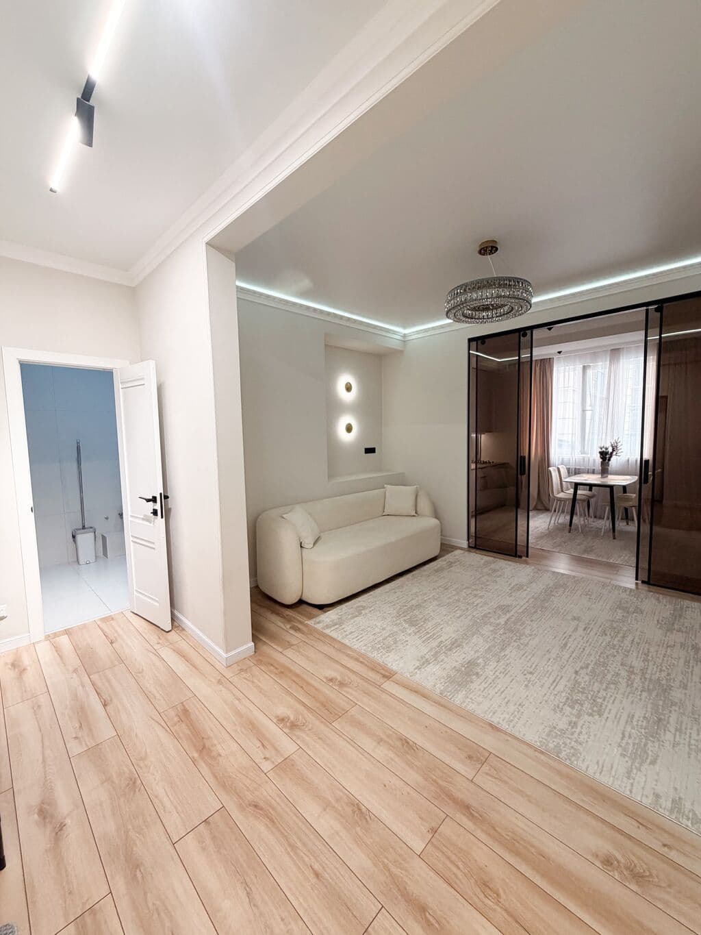 Элитка, 2 ком, 60 м2, этаж 2/10, ж/к Кара-Жыгач, Сост: Евроремонт - фото 1