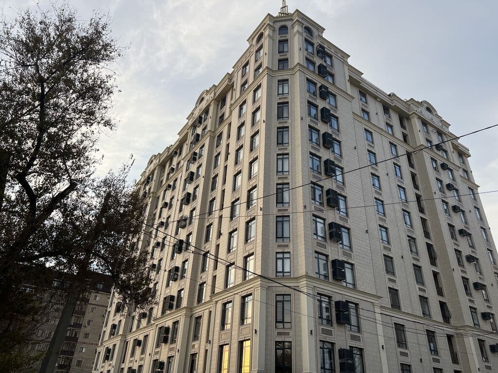 Цокольный этаж, Коммерческая, 31 м2, этаж 0/12, Сост: Евроремонт - фото 1