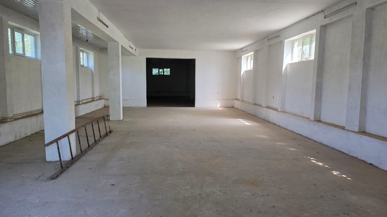Производство, Коммерческая, 550 м2, этаж 1/2, Сост: Без ремонта - фото 1