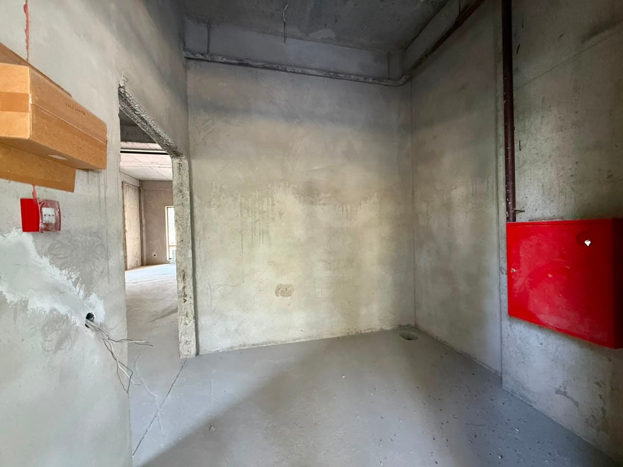 Офис, Коммерческая, 94 м2, этаж 1/6, Сост: Без ремонта - фото 5