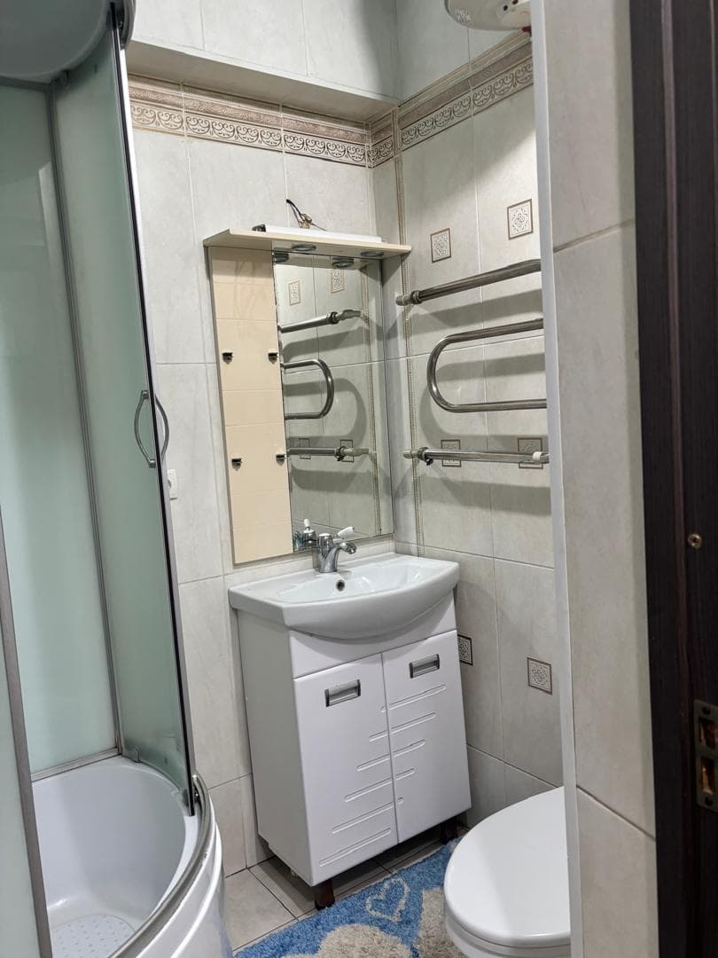 Элитка, 2 ком, 45.4 м2, этаж 7/10, Сост: Среднее - фото 1