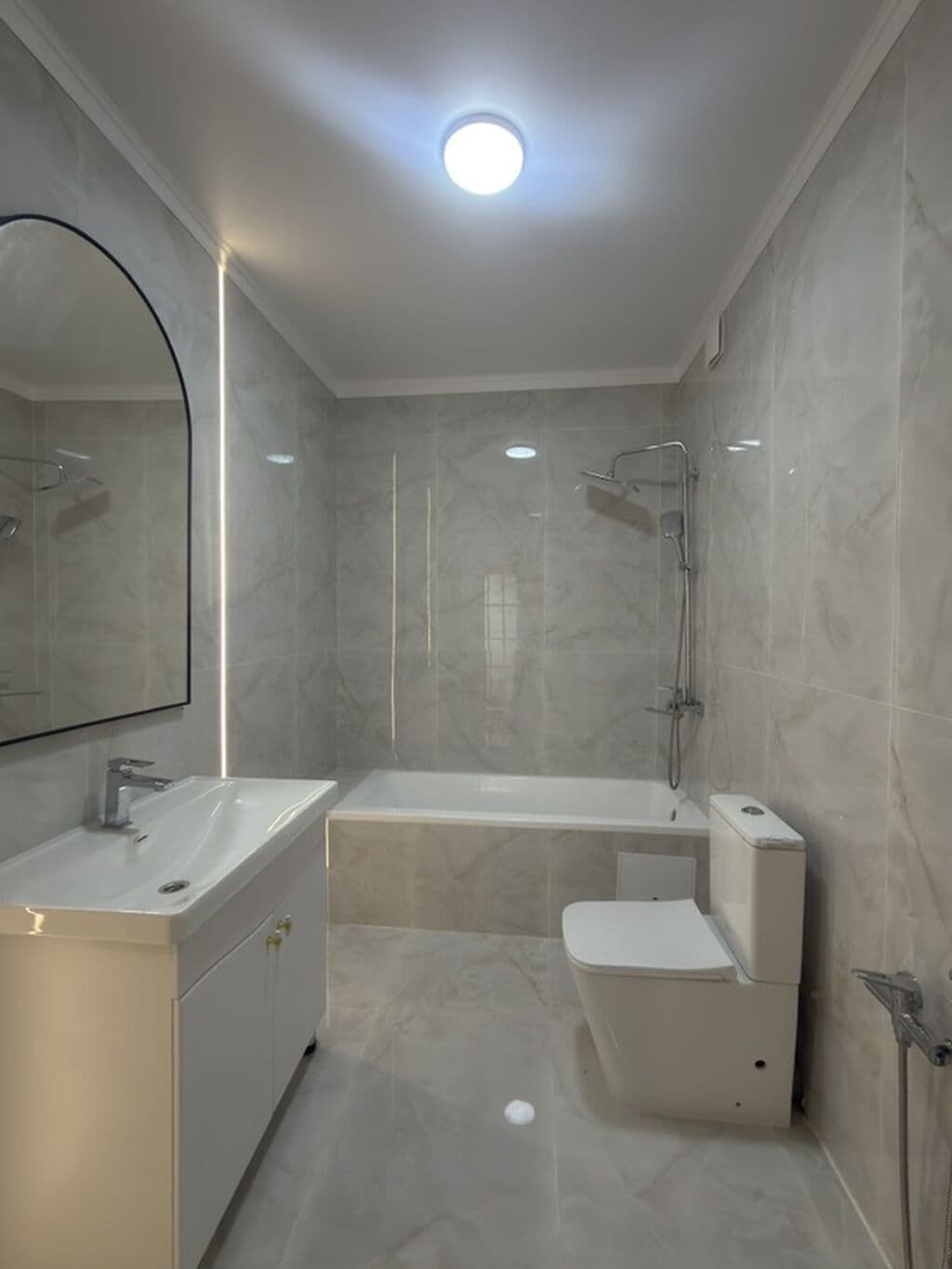 Элитка, 2 ком, 64 м2, этаж 10/14, ж/к Ала-Тоо (Ala-Too), Сост: Евроремонт - фото 5