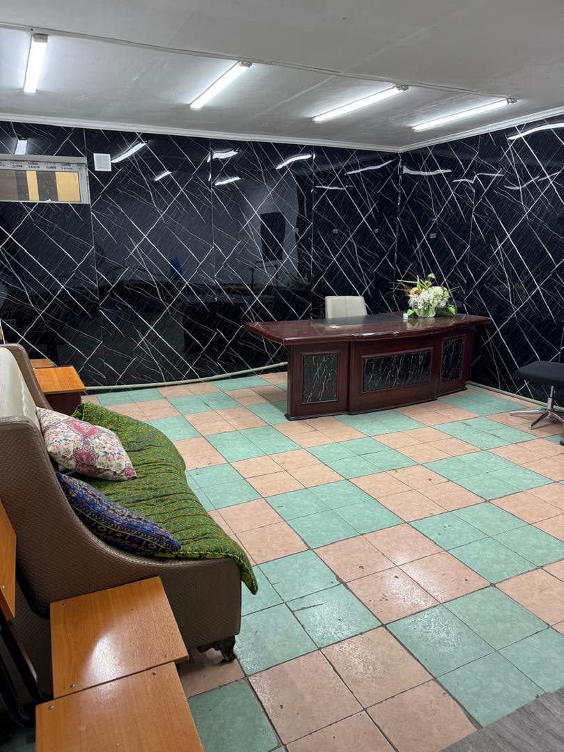 Офис, Коммерческая, 30 м2, этаж 0/3, Сост: Среднее - фото 1