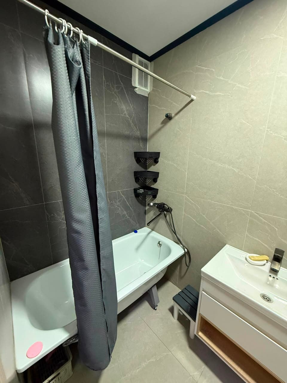 Элитка, 2 ком, 60 м2, этаж 12/12, ж/к Кап Строй Сити (Capstroy City), Сост: Евроремонт - фото 1