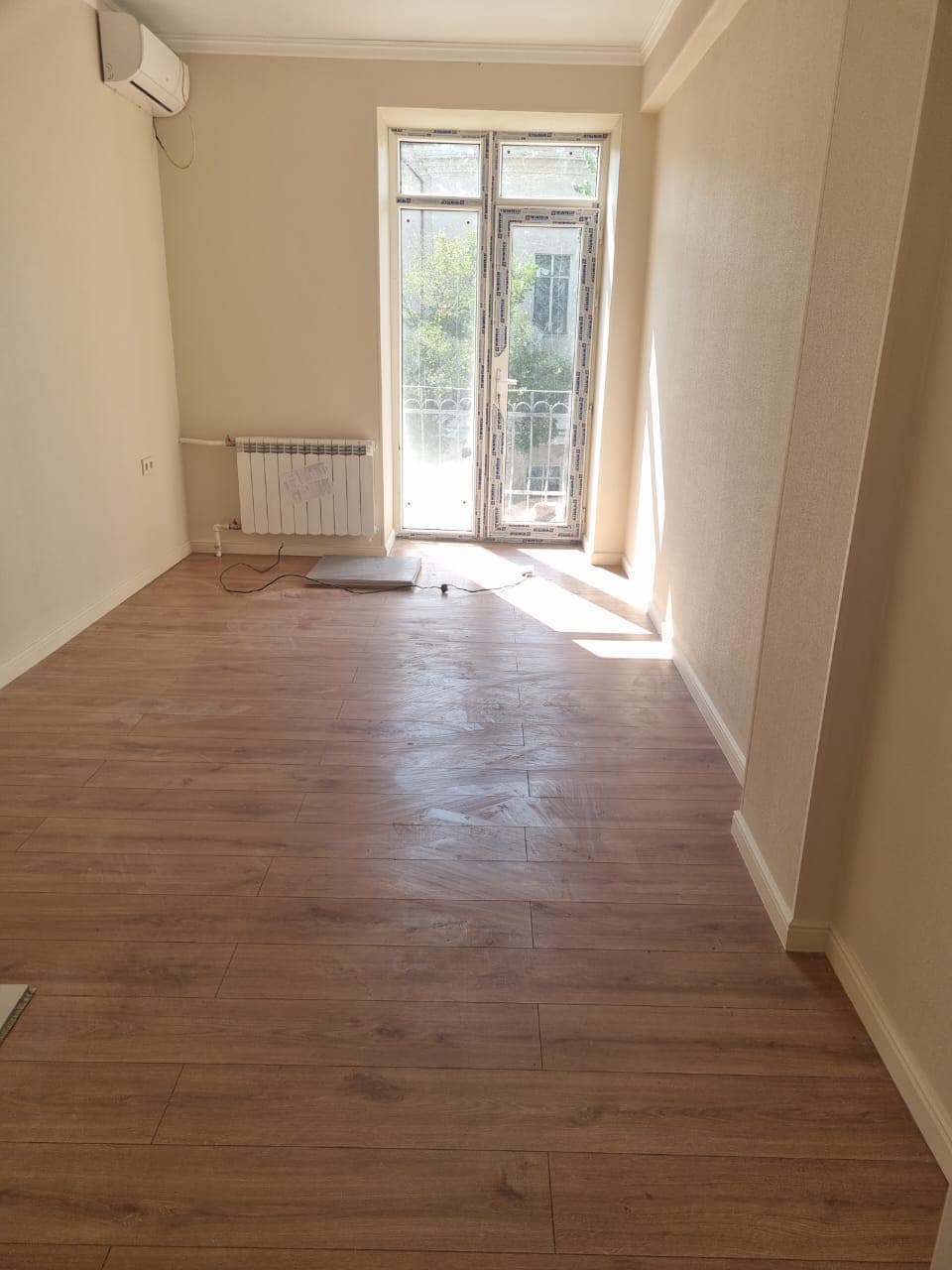 3 ком, Сталинка, 90 м2, этаж 3/3, Сост: Евроремонт - фото 1