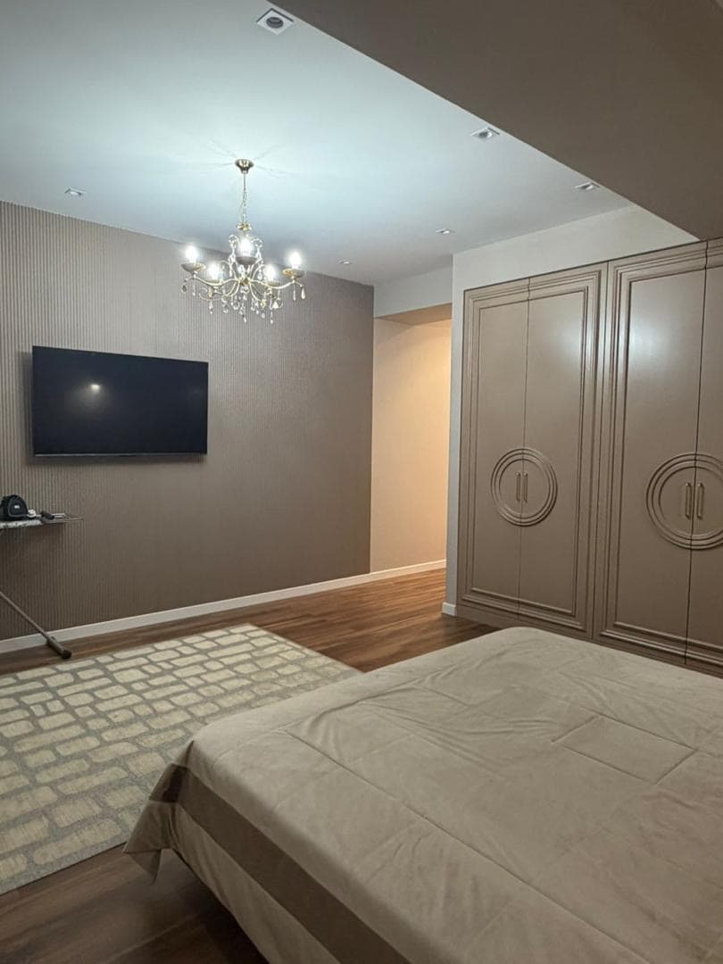 Аренда, Элитка, 3 ком, 100 м2, этаж 10/14, ж/к Роял(Royal) - фото 1