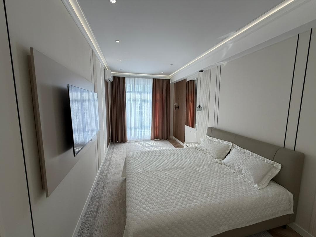 Элитка, 98 м2, этаж 7/12, ж/к Мега Сити (Mega City), Сост: Евроремонт - фото 1