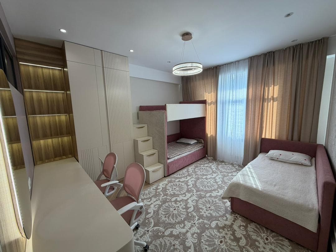 Элитка, 98 м2, этаж 7/12, ж/к Мега Сити (Mega City), Сост: Евроремонт - фото 3